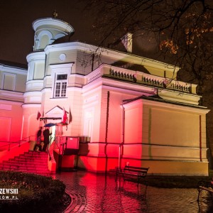 Deszczowe Święto Niepodległości z laserami.